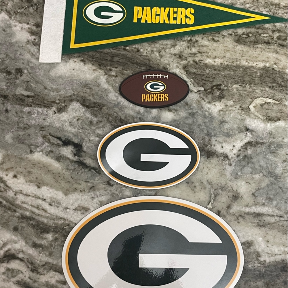 Green Bay Packers Magnet & Pennant Set | NFL Football Team Fan Decor Lot